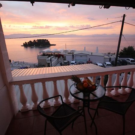 Batis Breeze Bed and Breakfast Perama  Exteriör bild