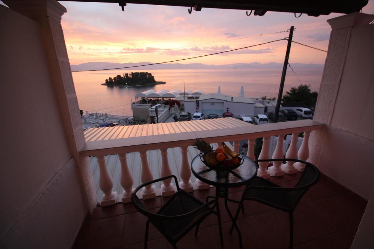 Batis Breeze Bed and Breakfast Perama  Exteriör bild