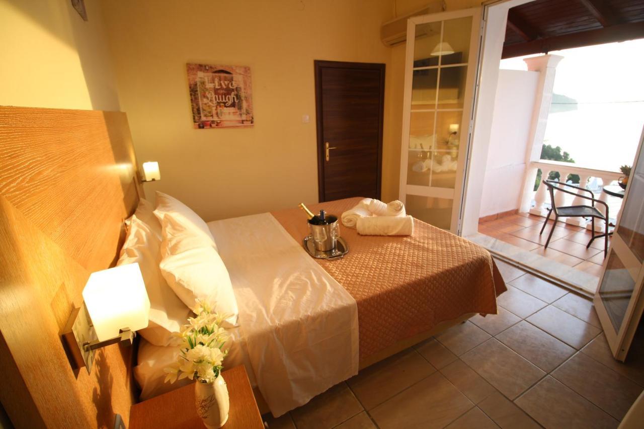 Batis Breeze Bed and Breakfast Perama  Exteriör bild