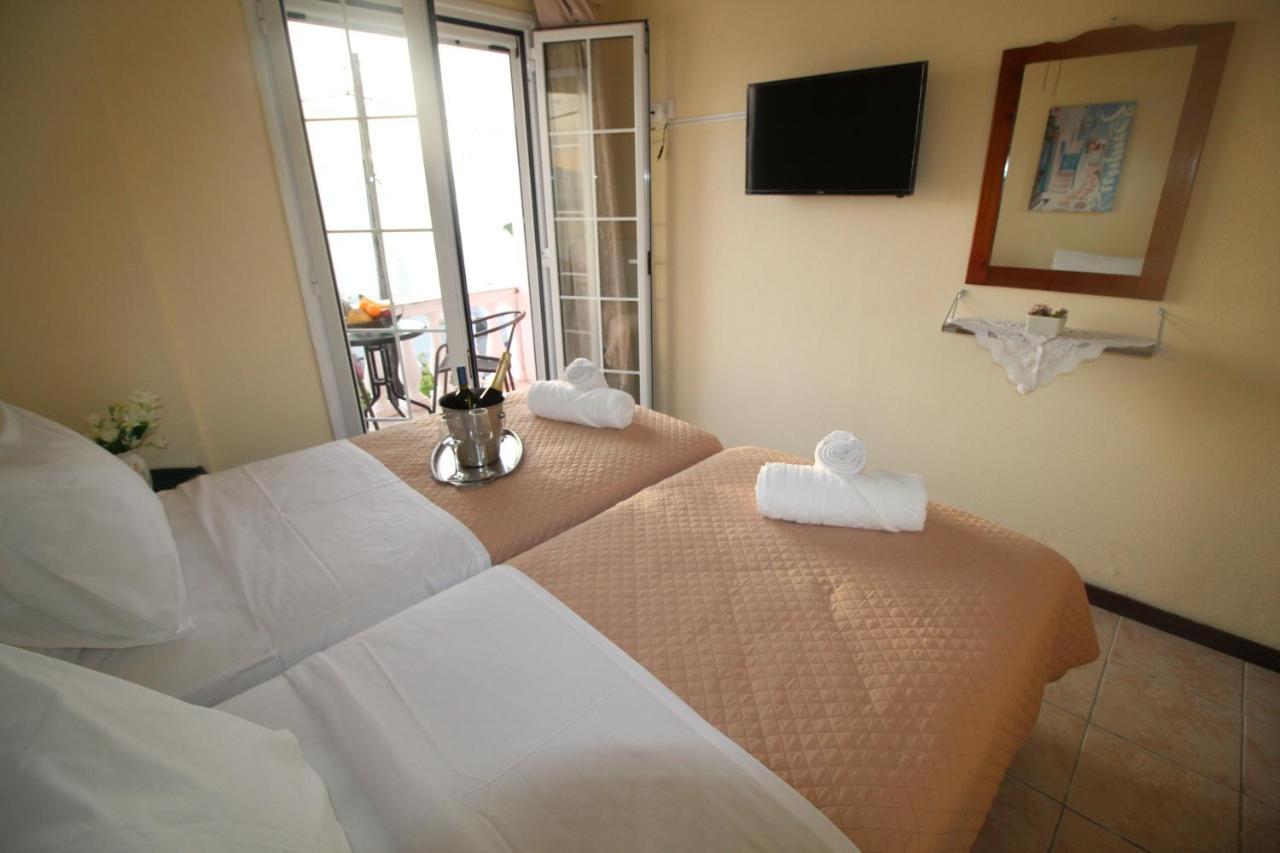 Batis Breeze Bed and Breakfast Perama  Exteriör bild