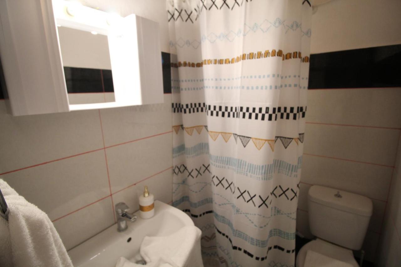 Batis Breeze Bed and Breakfast Perama  Exteriör bild