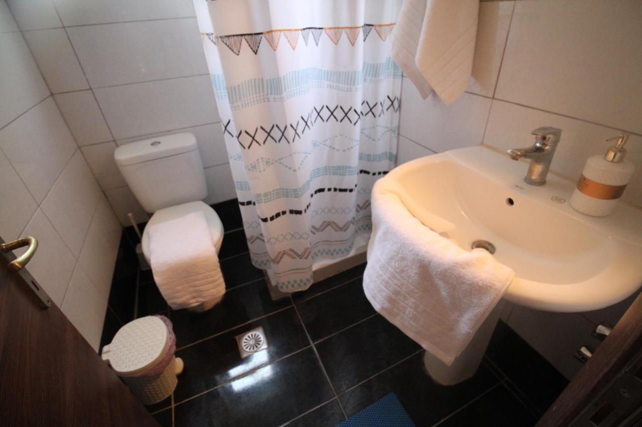 Batis Breeze Bed and Breakfast Perama  Exteriör bild