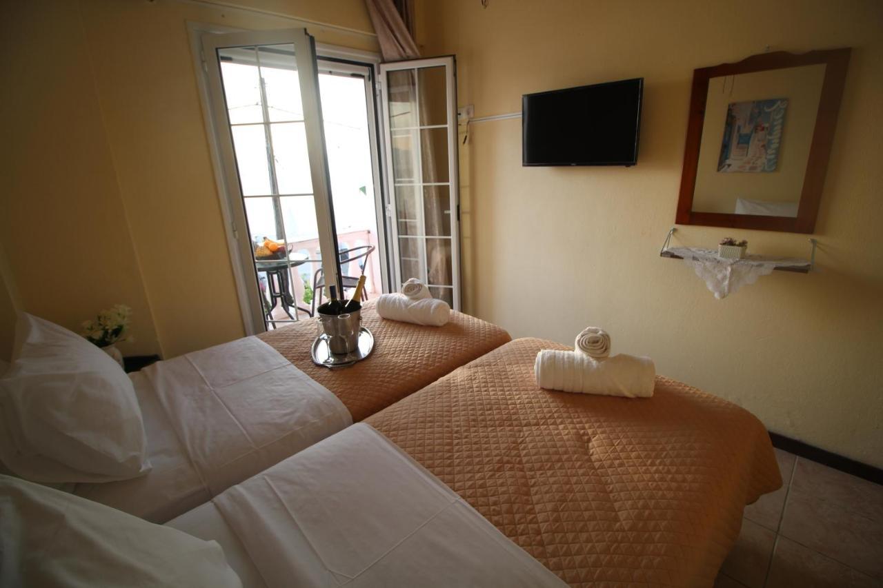 Batis Breeze Bed and Breakfast Perama  Exteriör bild
